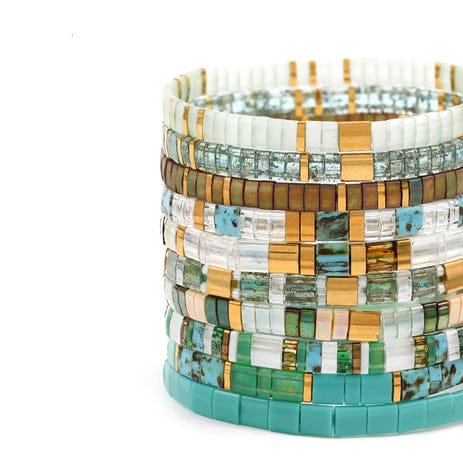 Coffret Cadeau Aura (Parures Luna, Émeraude, et Le Morne) - vue détaillée des perles Miyuki japonaises