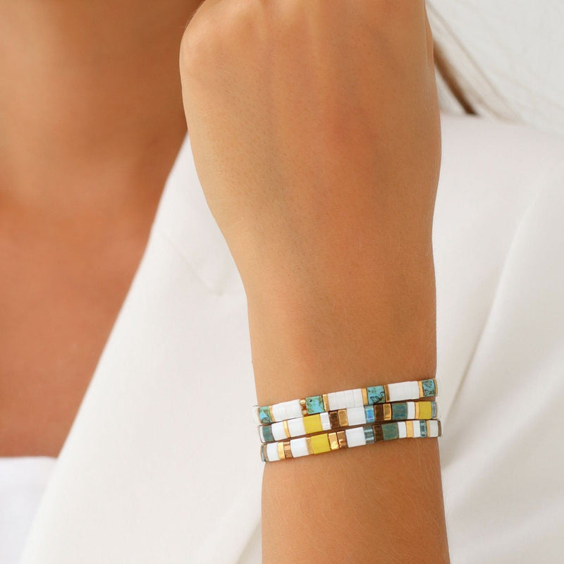 Ella - bracelet en perles Miyuki porté au poignet