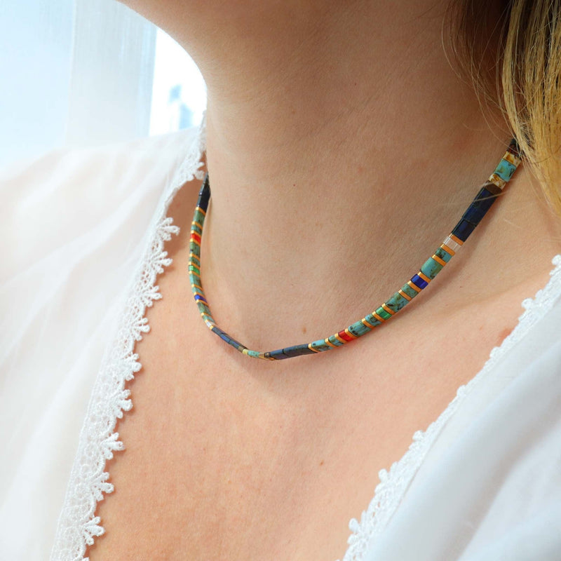 Ensemble Lou (Collier & Parure) - détail des couleurs et motifs en perles Miyuki Tila
