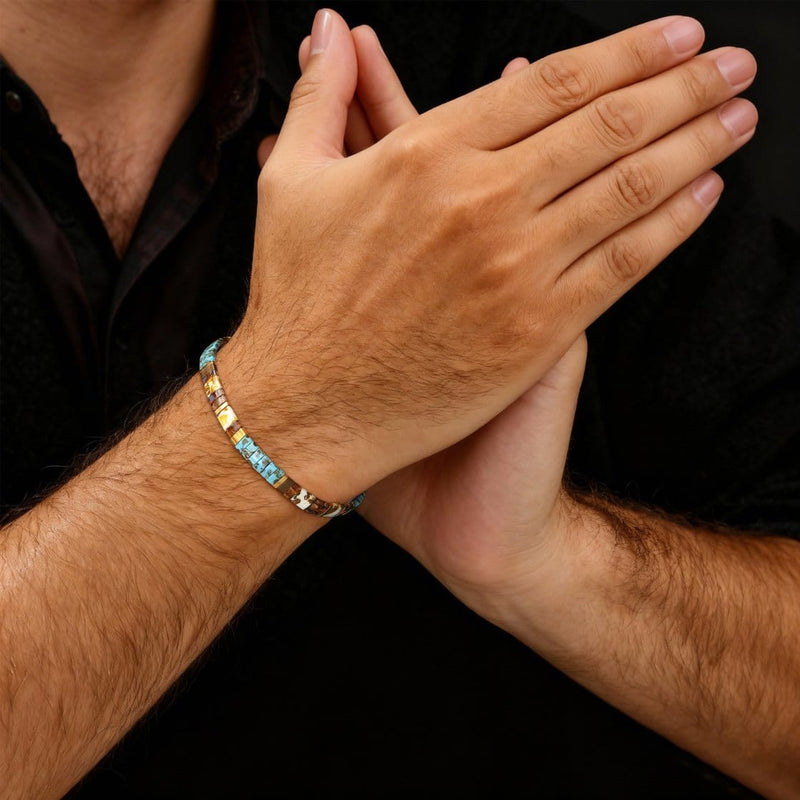 Kia - bracelet en perles Miyuki porté au poignet