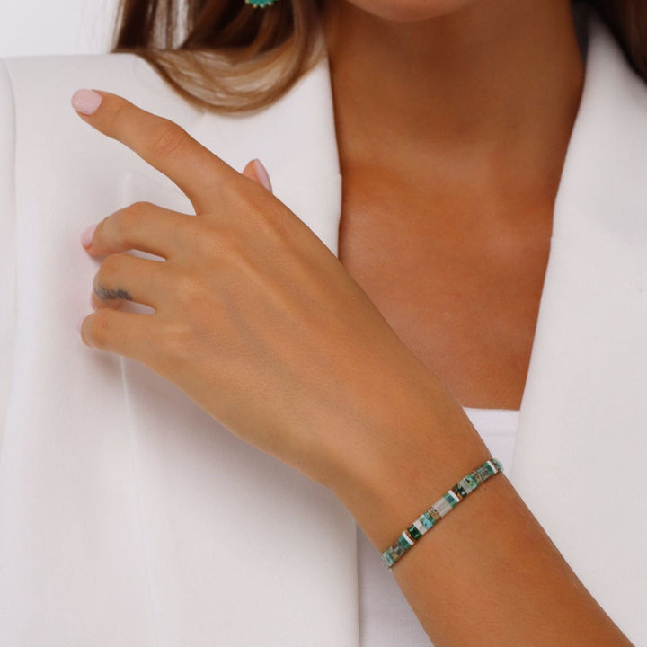 Olivia - détail des couleurs et motifs en perles Miyuki Tila