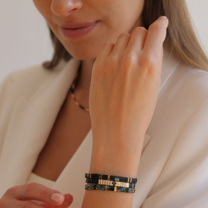 Parure Golden - Køss Design bracelet de perles noires fait main photo 6