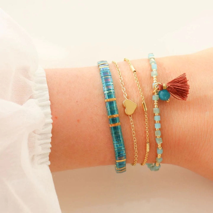 Var - bracelet en perles Miyuki porté au poignet