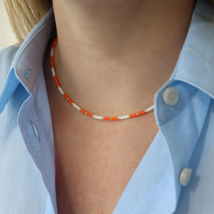 Corail - collier en perles Miyuki porté