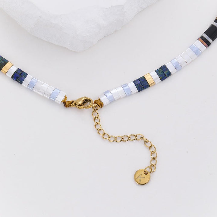 Essential - vue détaillée des perles Miyuki japonaises